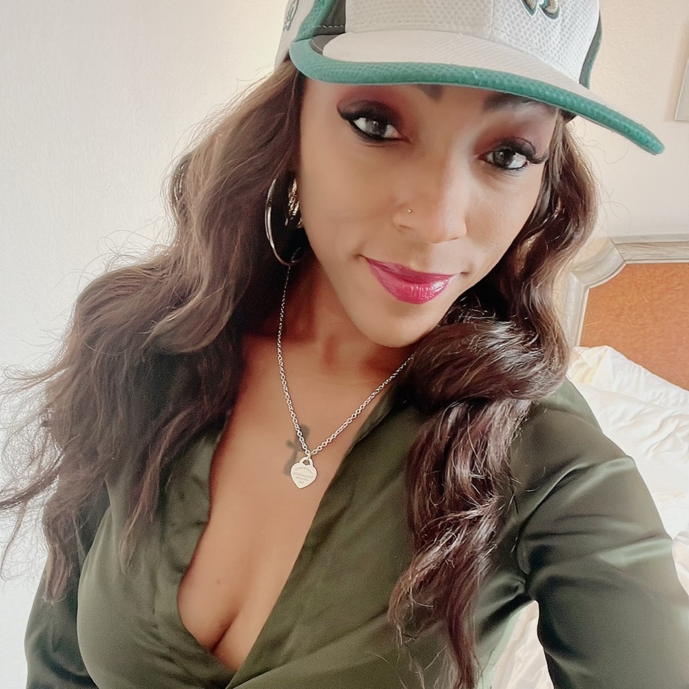 Meet your Posher, Cy